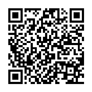 看完了赞助商名单的女观众们才意犹未尽地起身离开二维码生成