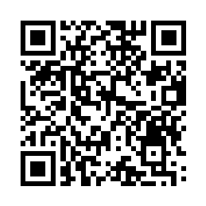看小家伙的眼神简直就跟要化了似的二维码生成
