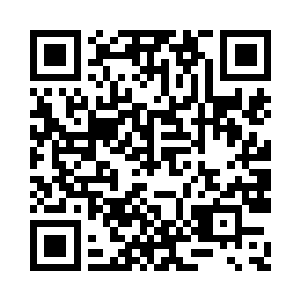 看样子她也是刚刚将红薯从灶膛里掏出来二维码生成