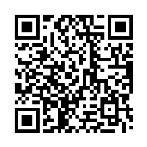 看看地上被他拉扯得变形的她的衣服二维码生成