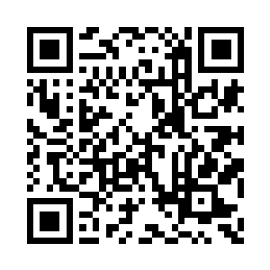 看着一路石阶步伐轻快走来的修长青年二维码生成