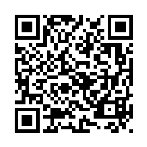 看着前方那豁着个缺口的低矮城池二维码生成