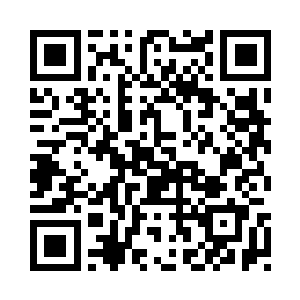 看着在回廊水渠中潺潺流动的溪水二维码生成