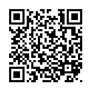 看着大屏幕中己方不断退却的战舰群二维码生成