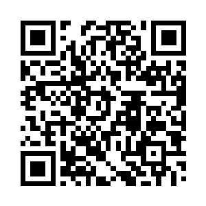 看着张婷那健硕的大腿上的蕾丝缕空黑丝二维码生成