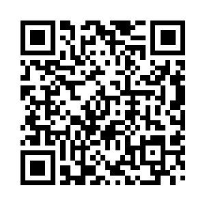 看着手里被咬了不过四分之一的巧克力棒二维码生成