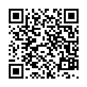 看着林烽在全校新生的目光注视之下二维码生成