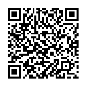 看着眼前两个香艳四射的美女身上什么衣服都没有穿二维码生成