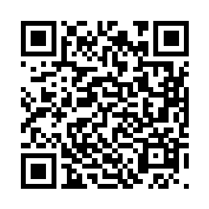 看着眼前这个小男人阴沉着脸的模样二维码生成