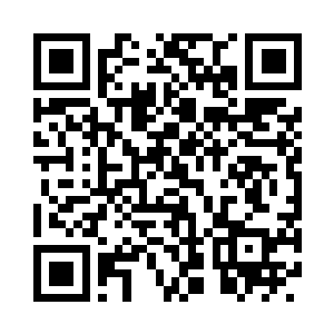看着裹着兽皮在火盆旁边不停打喷嚏的龙野二维码生成