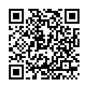 看着这两个家伙竟然还耍酷带着一副墨镜二维码生成