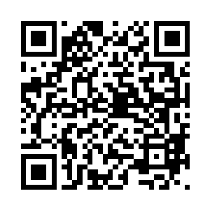 看着远处门槛都快被挤破的梅斯菲尔德商会二维码生成