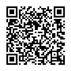 看着那原本印有吴氏字样的牌子如今被改成了冯氏二维码生成