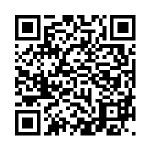 看着陆锦阳抬起头通红的双眼有些不知所措二维码生成