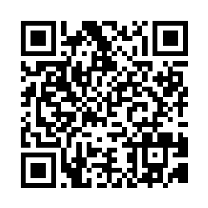 看走不牢稳的瑄姐儿笨拙的歪倒在地上二维码生成