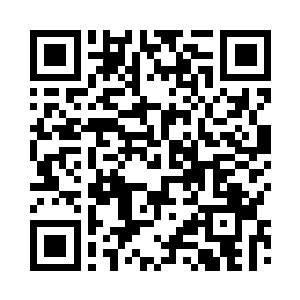 看起来不过二十来岁的姑娘站在门口二维码生成