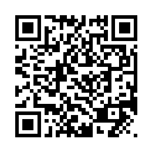 看起来斯文和善的年轻胖子挤开了人群二维码生成