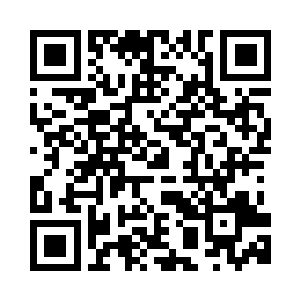 眨巴着眼睛瞅着面无表情的端木璃二维码生成