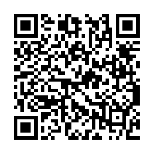 眯着眼看了看在他不远的地方怯生生站着的文宜室二维码生成
