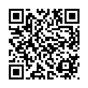 眼中满含笑意地看着对面的陈佳亮二维码生成