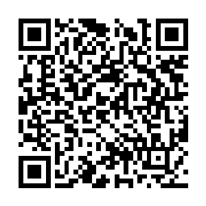 眼前不知道什么时候突然多出一把寒光闪闪的武器二维码生成