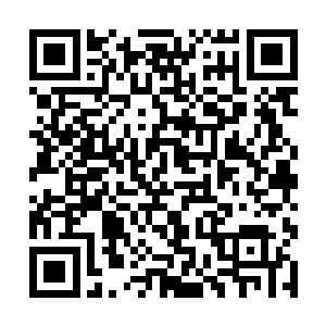 眼前刚才和自己说话的那个人平日里和自己私交甚好二维码生成