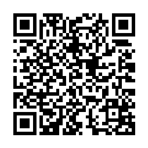 眼前突然就应景的浮现出了方才她缩在那男人怀中哭泣时的模样二维码生成