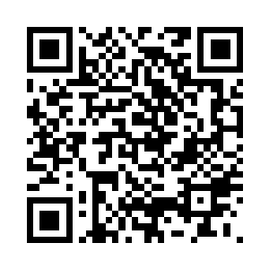 眼尖的余辉率先看到了走进来的杨辰二维码生成