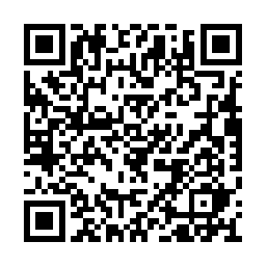眼看着自己本来要轰杀的方恒突然间换成了周通二维码生成