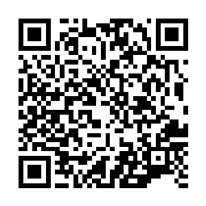 眼看着跟电影中的钢铁侠一样的机械盔甲向着自己等人走来二维码生成