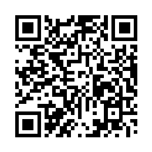 眼眸却看着台上一件一件的拍卖品并不作声二维码生成