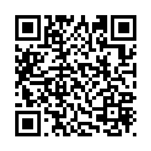 眼睛属于一名身材骨架宽大的男子二维码生成