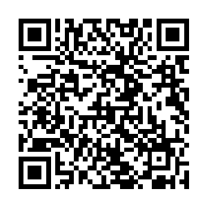 眼睛的余光却是注意到远处的龙兰一步一步的走了过来二维码生成