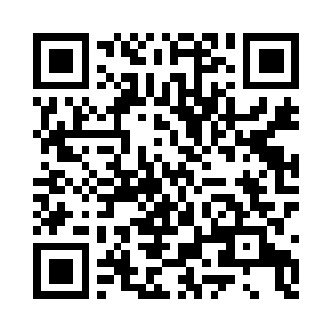 眼睛直勾勾的看向老妇人和何王氏的呕吐物二维码生成