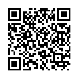 眼睛直愣愣的看着房顶也不知道在想些什么二维码生成