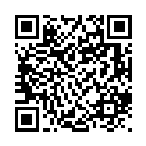 眼神却不时的飘向不远处的赵长枪身上二维码生成