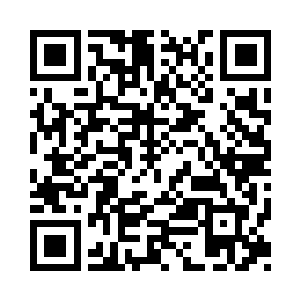 眼神却总是瞟到那个昏迷中的小人儿身上二维码生成