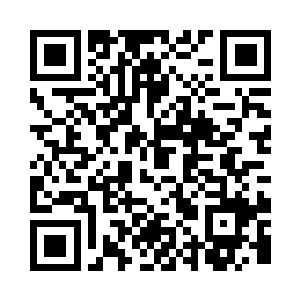 眼神警惕地盯着从那里经过的炎角队伍二维码生成