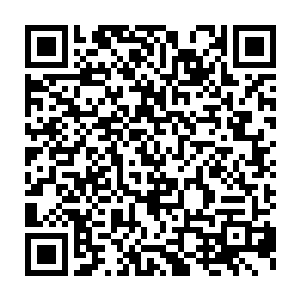 眼见他们讨论起要做多大的木板还有要不要在木板上面挡一层兽皮二维码生成