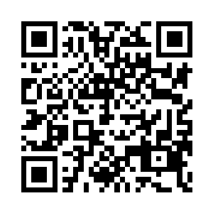 眼镜女子以与清秀的外貌完全不符的粗俗二维码生成