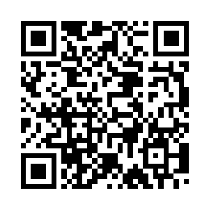 瞧着也只是挨得比较近的夫妻两人二维码生成