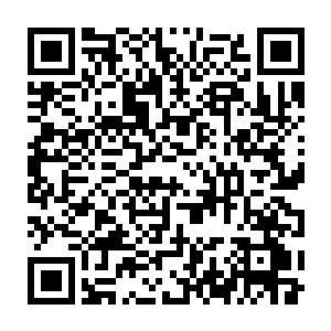 瞬间只见灰色的火焰之中骤然间爆射出三十二道冲天的金色的光芒二维码生成