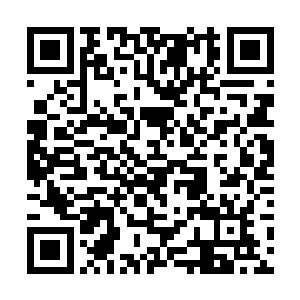瞬间白仁的身形也是朝着那道身影的身边飞快的掠去二维码生成