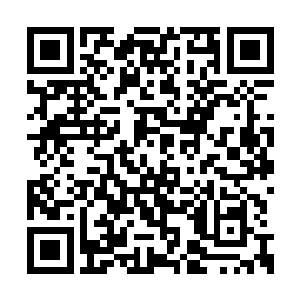 矮人山上数不清的矮人族也悍不畏死的飞跃而下二维码生成