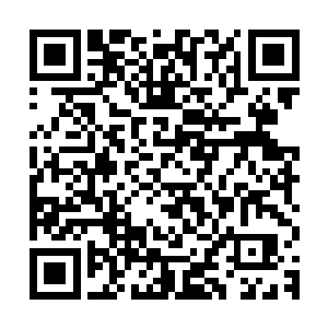 石室内侧的小门响了三声之后还没等里头的人答应就被推了开来二维码生成
