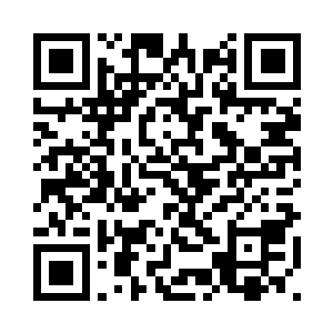 硕大的高爆弹击穿了木板做的靶子二维码生成