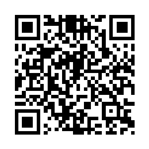 确切的说是被人一只手臂跟挡下来了二维码生成