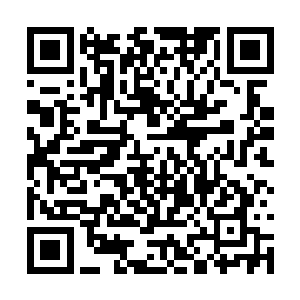 碧落主宰的神剑直接斩在了遁天神甲所化的战盔上二维码生成