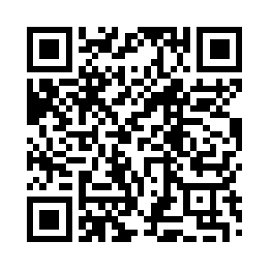 示意丁长生拿开顶在自己脑袋上的枪二维码生成