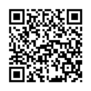 示意寒菲樱奉上了一个四四方方的礼盒二维码生成